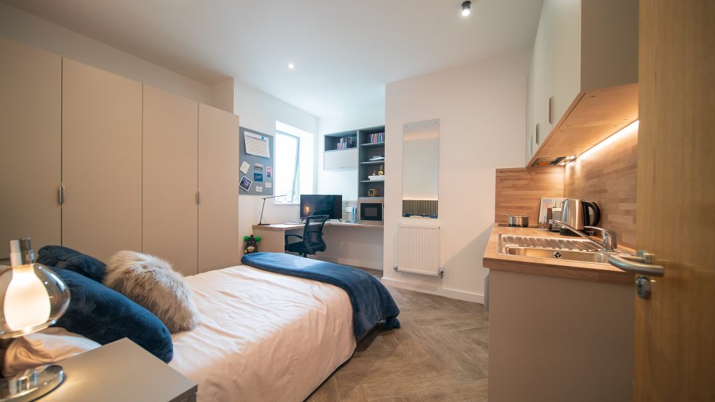 High-end building contractors in Devon, specialising in refurbishments, luxury extensions, and custom new builds