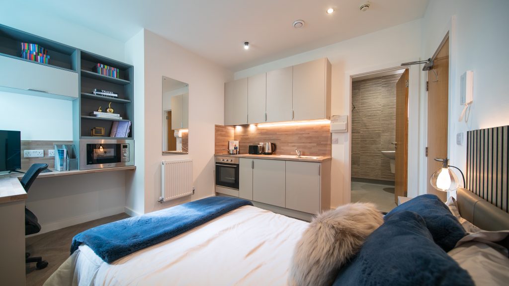 High-end building contractors in Devon, specialising in refurbishments, luxury extensions, and custom new builds