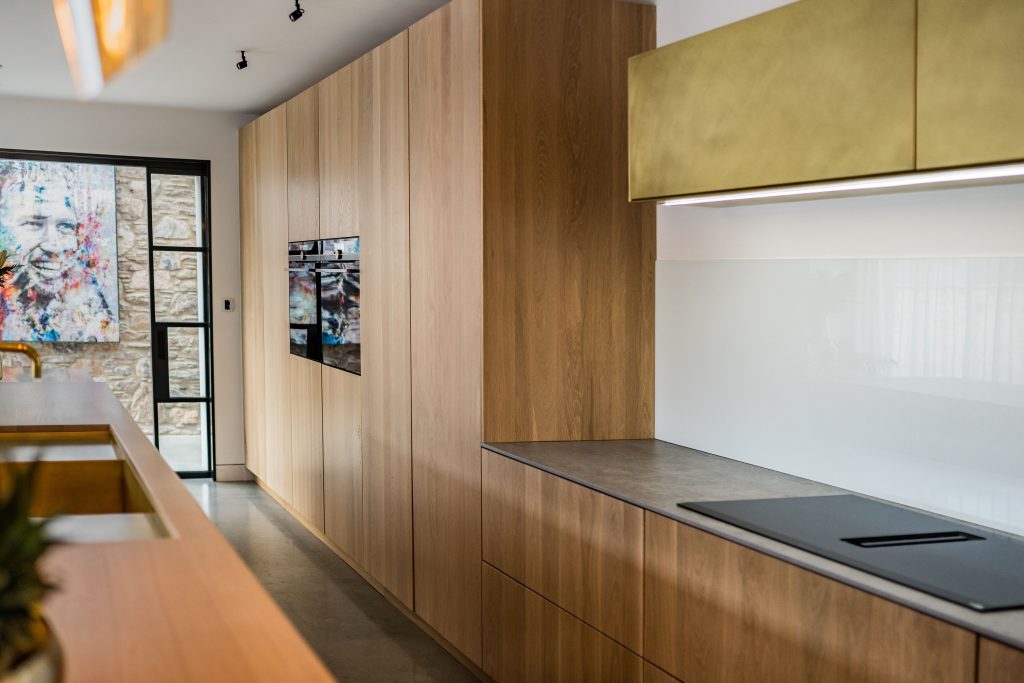 High-end building contractors in Devon, specialising in refurbishments, luxury extensions, and custom new builds