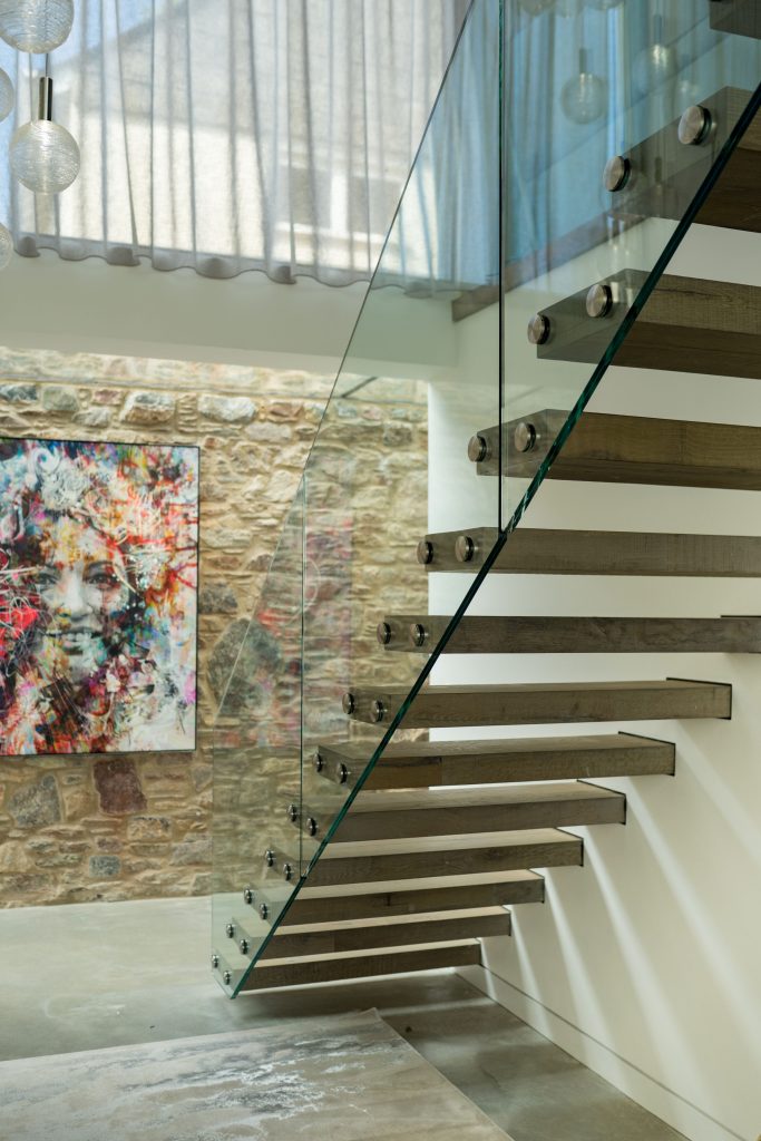High-end building contractors in Devon, specialising in refurbishments, luxury extensions, and custom new builds
