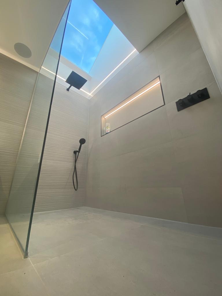 High-end building contractors in Devon, specialising in refurbishments, luxury extensions, and custom new builds