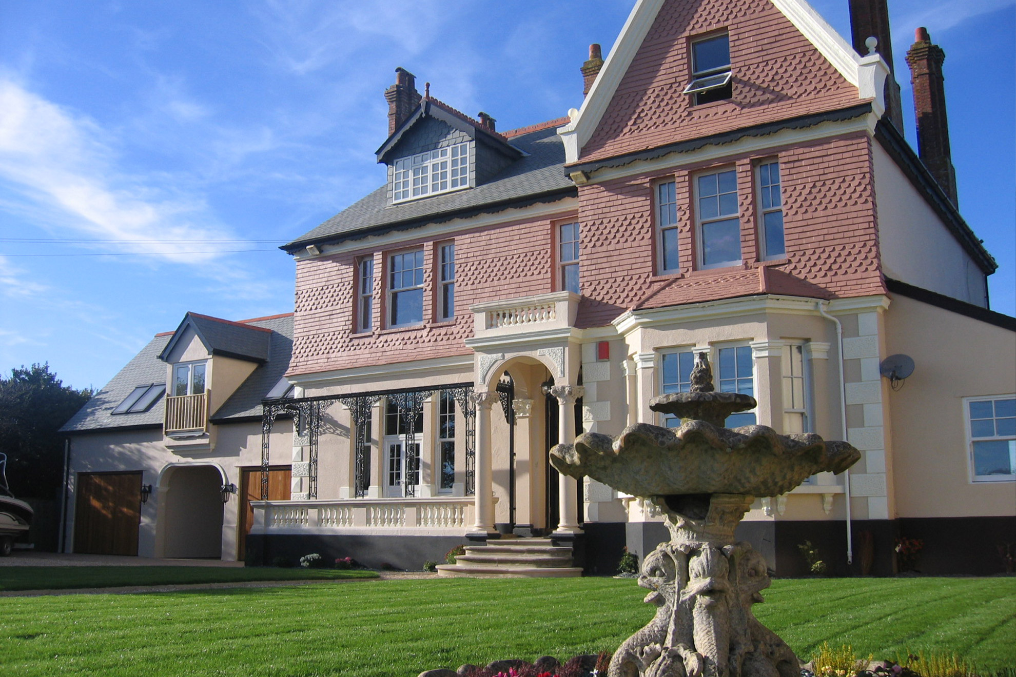 High-end building contractors in Devon, specialising in refurbishments, luxury extensions, and custom new builds